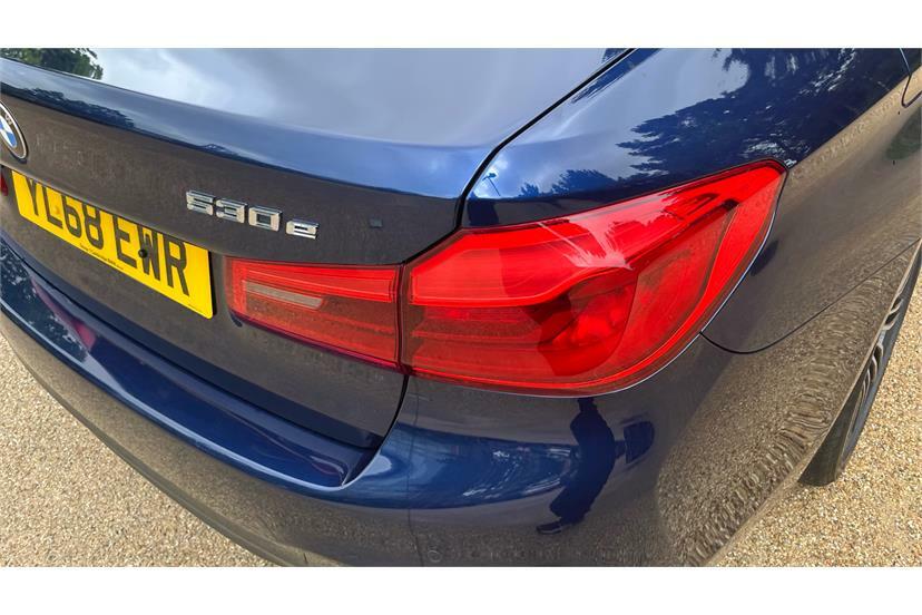 BMW 5 Series Saloon Blue #18