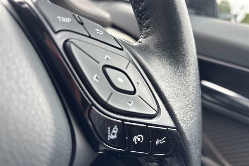 Toyota C-Hr Icon #27