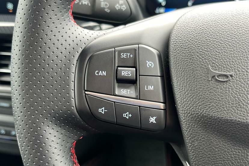 Ford Focus 1.0 Ecoboost Hybrid Mhev 155 St-line X Ed White #15