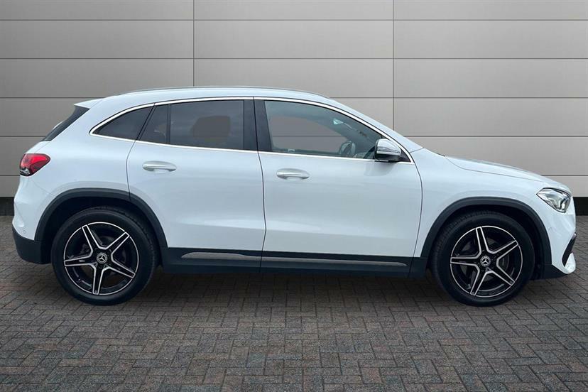 Mercedes-Benz GLA Class 200 Amg Line Premium White #3
