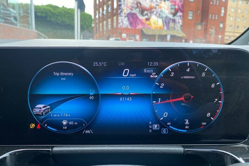 Mercedes-Benz GLA Class 1.3 Gla200 Amg Line Premium Suv 7G-dc KN23WWH Grey #6