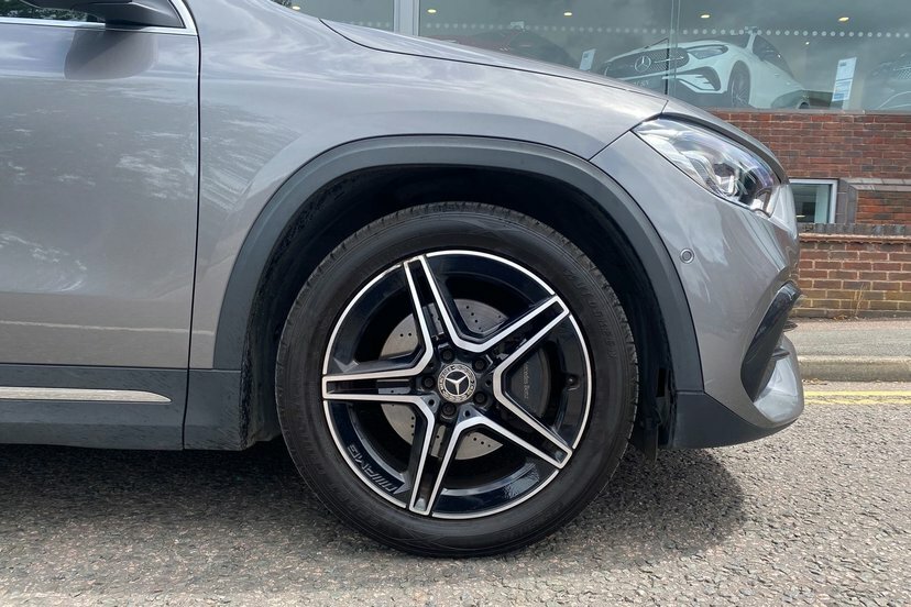 Mercedes-Benz GLA Class 1.3 Gla200 Amg Line Premium Suv 7G-dc KN23WWH Grey #4