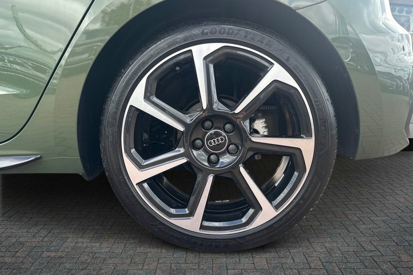 Audi A1 1.0 Tfsi 30 Black Edition Sportback S T Green #5