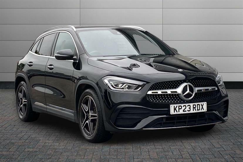 Mercedes-Benz GLA Class 200 Amg Line Premium Black