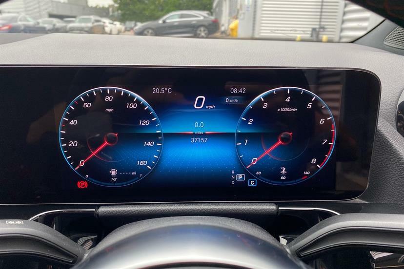 Mercedes-Benz GLA Class 200 Amg Line Premium Black #6