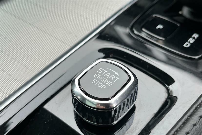 Volvo XC90 2.0 B5p 250 Core Awd Geartronic Blue #26