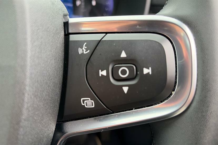 Volvo XC40 Core, B3 Mild Hybrid, Black #19