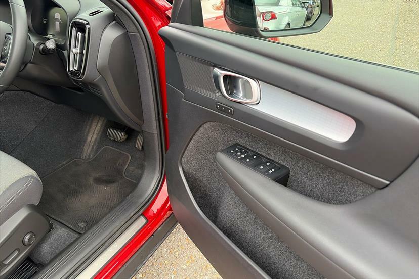 Volvo XC40 Core, B3 Mild Hybrid, Black #10
