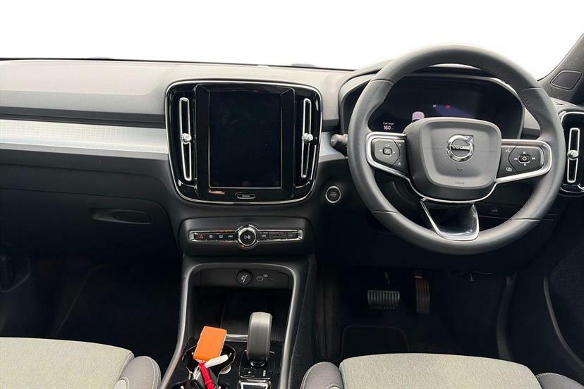 Volvo XC40 2.0 B3p Plus Dark Red #6