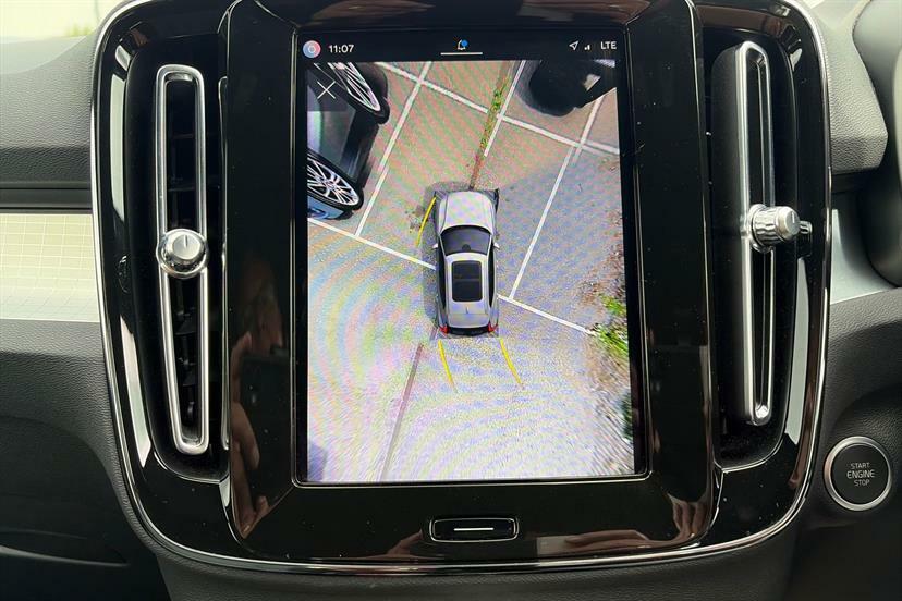 Volvo XC40 Core, B3 Mild Hybrid, Black #29