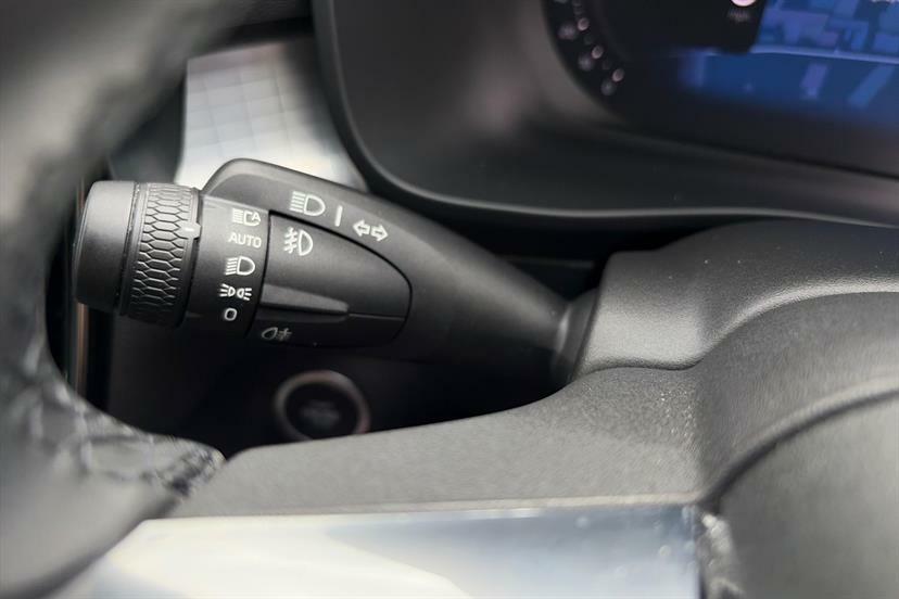 Volvo XC40 Core, B3 Mild Hybrid, Black #22