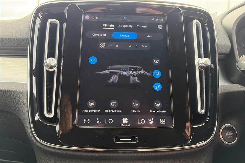 Volvo XC40 Core, B3 Mild Hybrid, Black #13