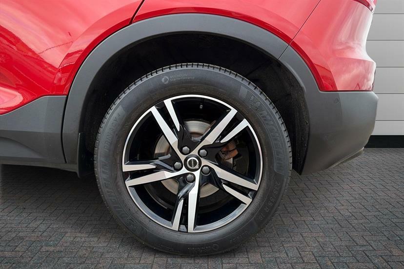 Volvo XC40 2.0 B3p Plus Dark Red #5