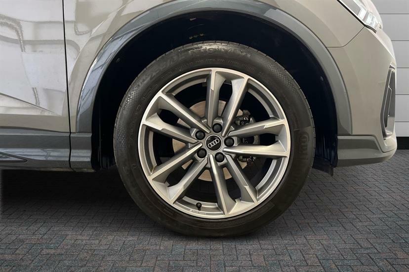 Audi Q3 35 Tfsi Black Edition 20 Alloy Grey #5