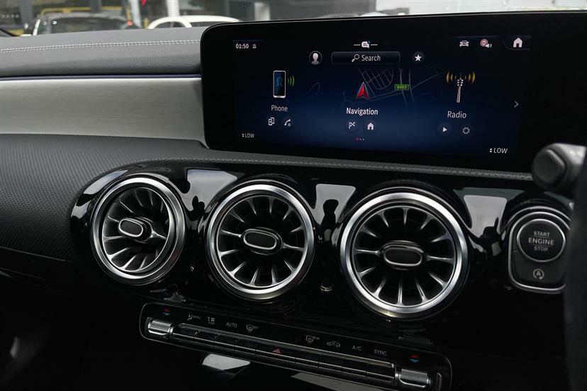 Mercedes-Benz CLA Class 200 Sport Executive Tip White #14