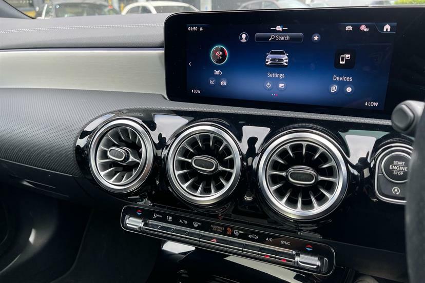 Mercedes-Benz CLA Class 200 Sport Executive Tip White #16