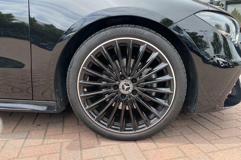 Mercedes-Benz CLA Class 180 Amg Line Premium Plus Tip Black #4