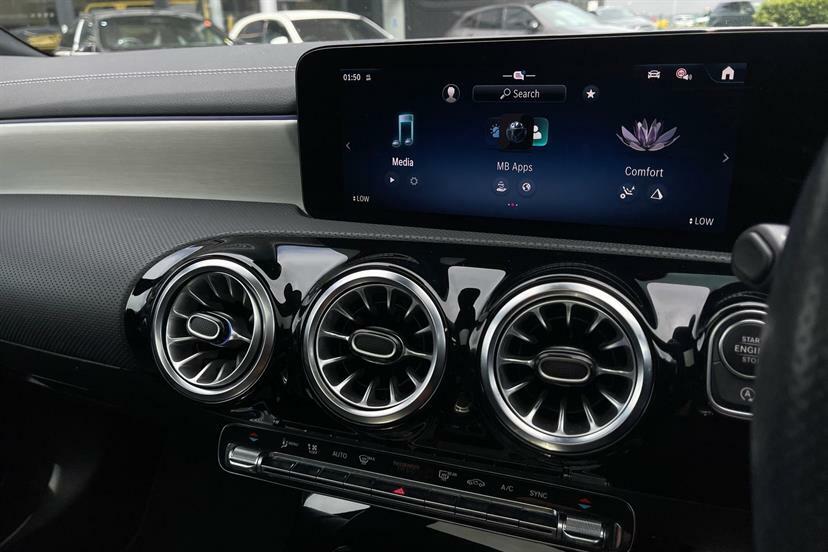 Mercedes-Benz CLA Class 200 Sport Executive Tip White #15