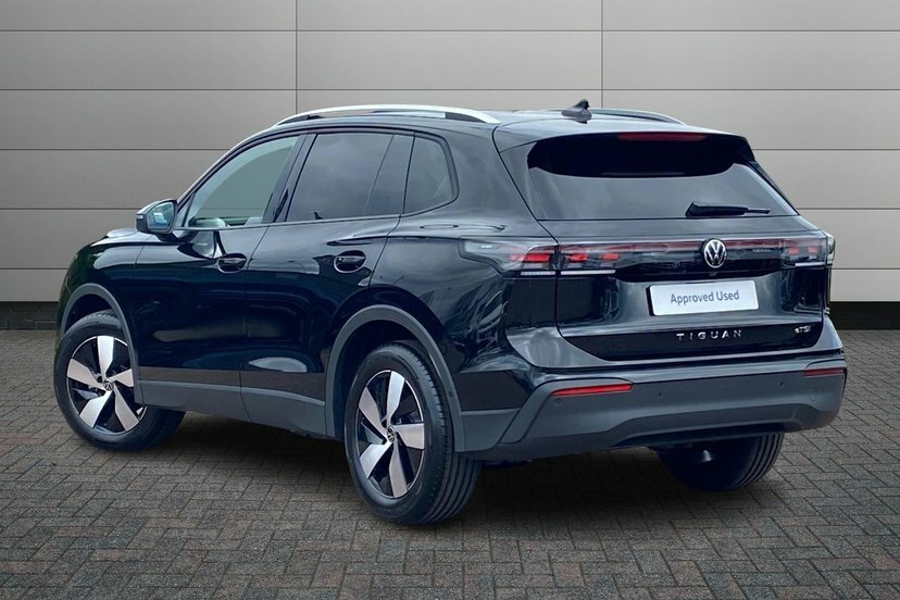 Volkswagen Tiguan 1.5 Etsi Mhev Match Suv Hybrid Dsg 150 MC75JCU Black #3