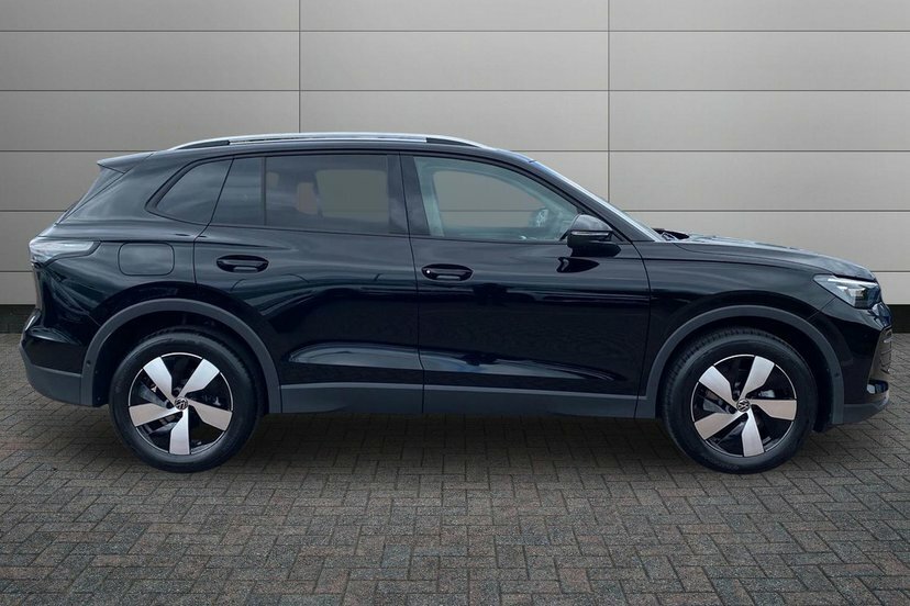 Volkswagen Tiguan 1.5 Etsi Mhev Match Suv Hybrid Dsg 150 MC75JCU Black #4