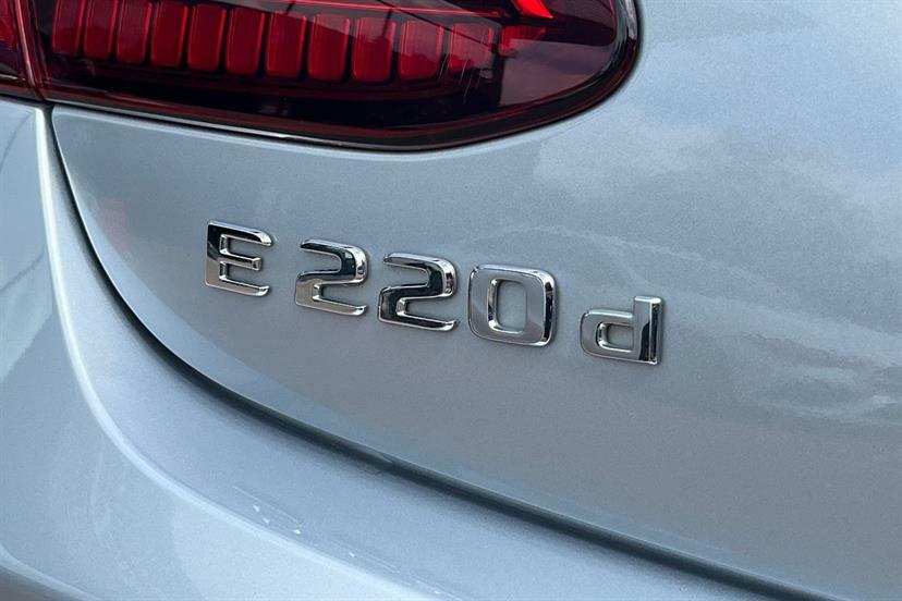 Mercedes-Benz E Class 2.0 E300de 13.5Kwh Amg Line Estate Plug Blue #20