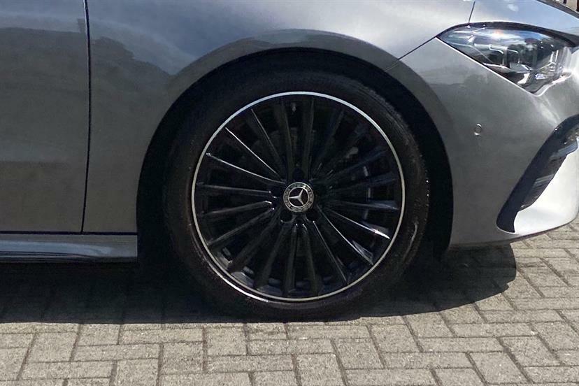 Mercedes-Benz CLA Class 220D Amg Line Premium Plus Tip Grey #3