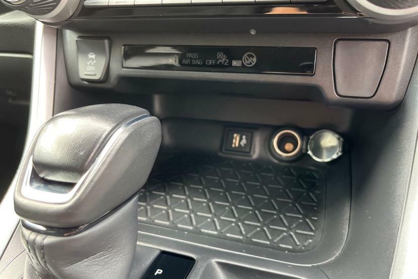 Toyota Rav 4 2.5 Phev Design Cvt White #39