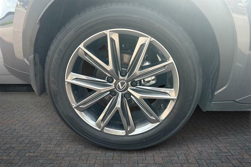 Lexus LBX 1.5 Premium Plus E-cvt Grey #5