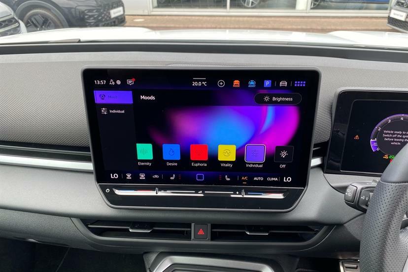 Volkswagen T-Roc 1.5 Etsi 150 R-line Dsg Tech Pack Blue #56