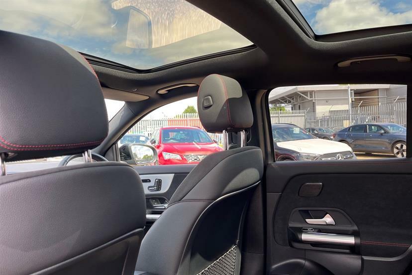 Mercedes-Benz GLA Class Gla 200 Amg Line Premium Blue #15
