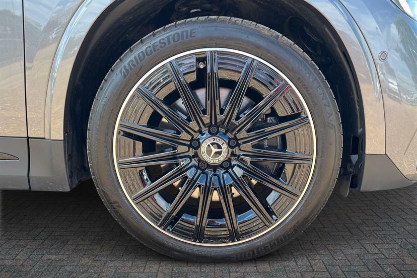 Mercedes-Benz GLA Class 220D 4Matic Amg Line Premium Plus Grey #4