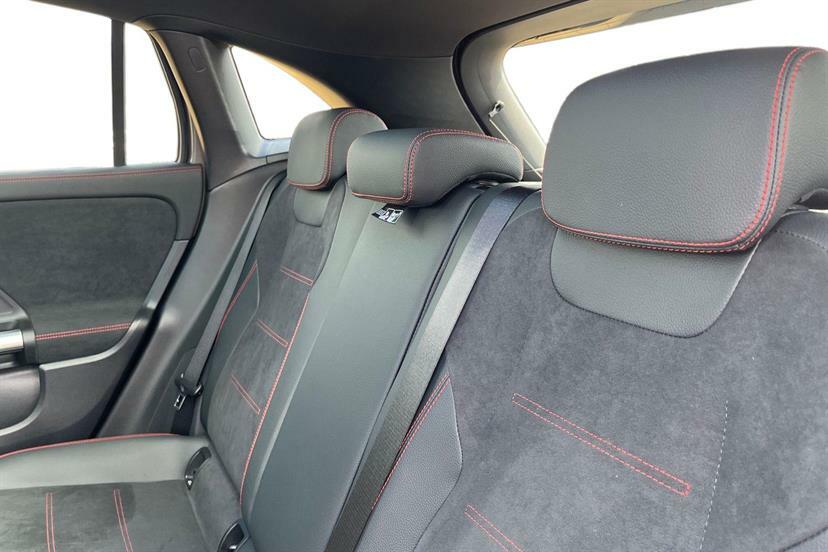 Mercedes-Benz GLA Class Gla 200 Amg Line Premium Blue #9