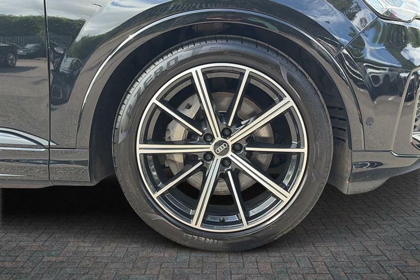 Audi Q7 55 Tfsi Quattro Black Edition Tiptronic Cs Black #4
