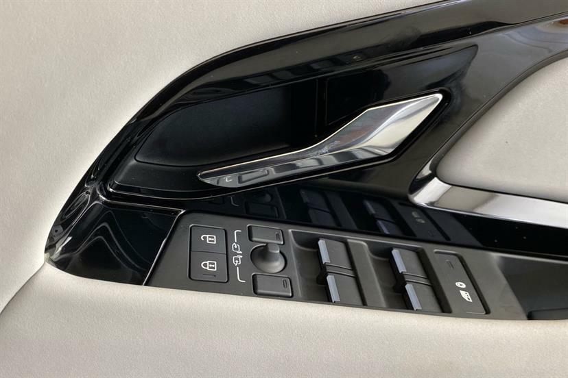 Land Rover Range Rover Evoque 2.0 D200 Revised 2026 Grey #41