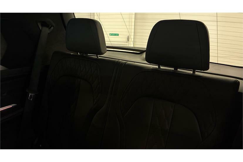 BMW X7 Xdrive40i M Sport Step Black #18