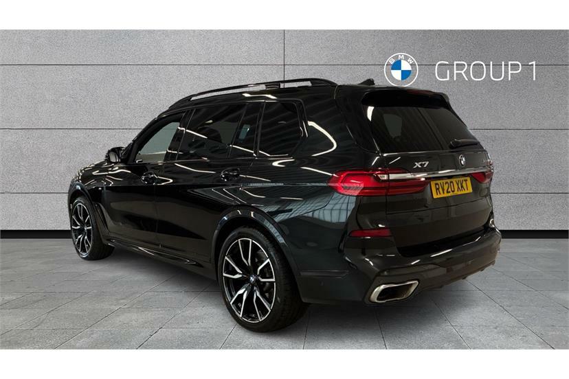 BMW X7 Xdrive40i M Sport Step Black #2