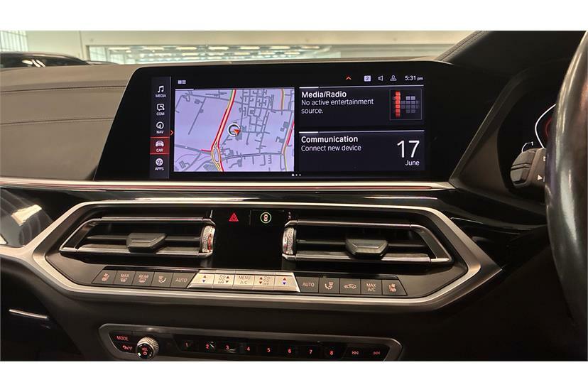 BMW X7 Xdrive40i M Sport Step Black #8