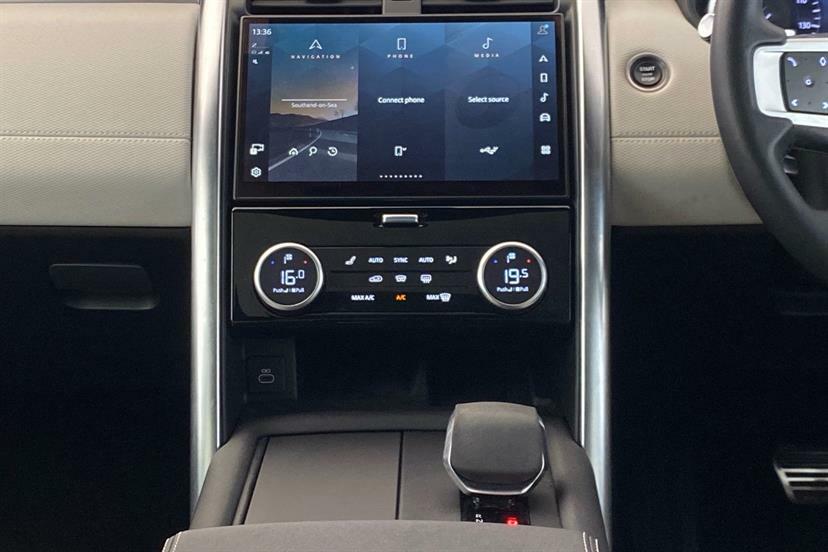 Land Rover Discovery 3.0 D300 R-dynamic Hse Grey #13