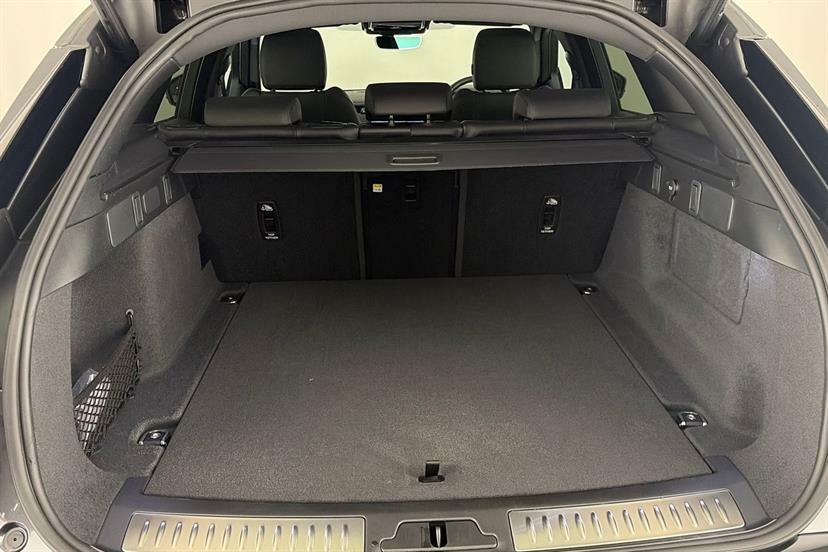 Land Rover Range Rover Velar 2.0 P400e Revised Green #10