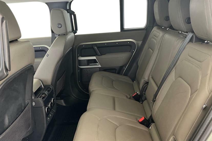 Land Rover Defender 110 3.0 D300 Se 110 7 Seat Green #4