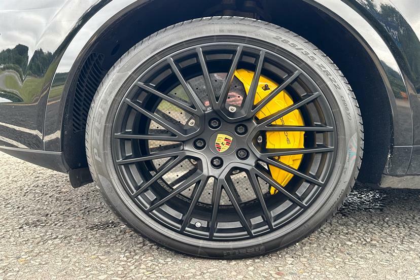 Porsche Cayenne Turbo Tiptronic S 5 Seat Black #5