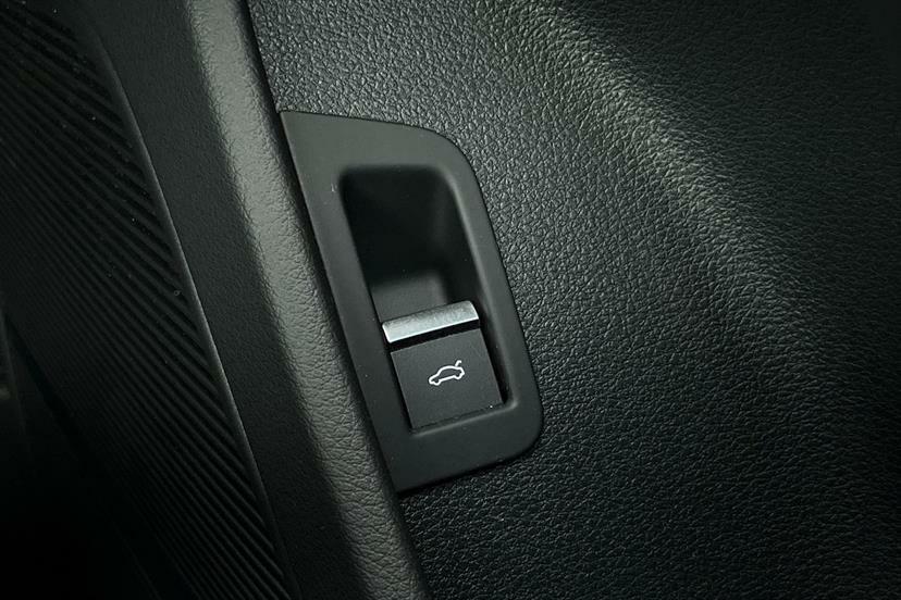 Audi Q8 Sq8 Tfsi Quattro Launch Edition Tiptronic Black #31