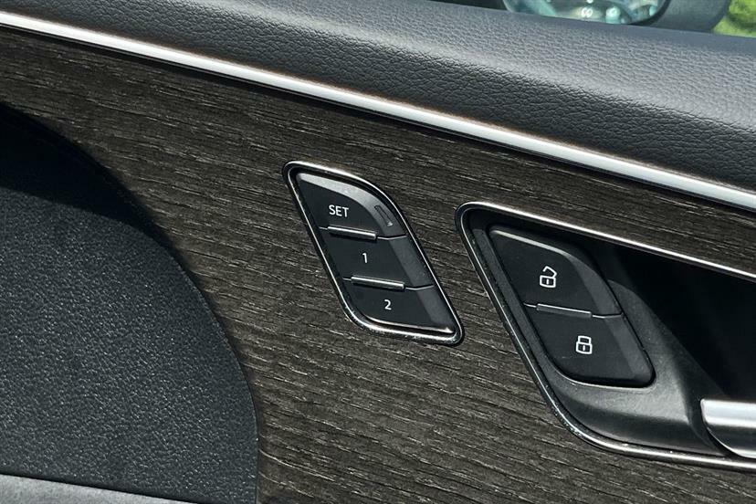 Audi Q8 Sq8 Tfsi Quattro Launch Edition Tiptronic Black #15