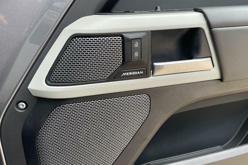 Land Rover Defender 110 2.0 P400e X-dynamic Hse 110 Grey #21