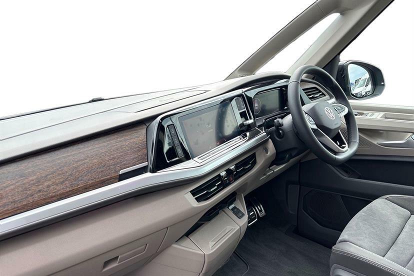 Volkswagen Multivan 2.0 Tsi Style Lwb Dsg MC26OCS Black #2