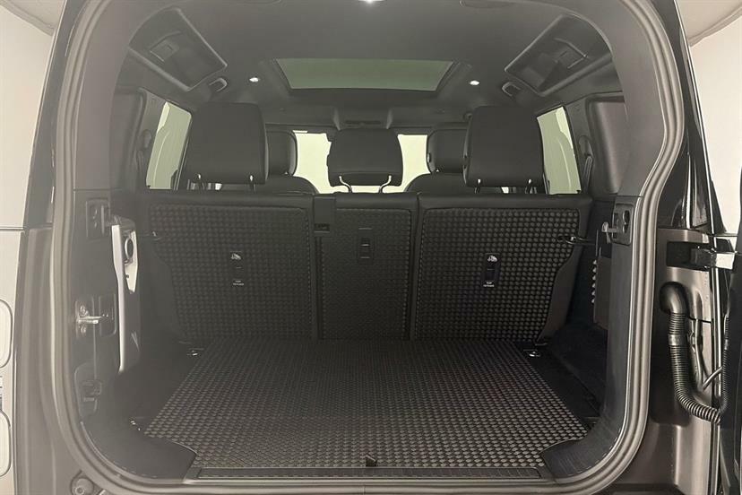 Land Rover Defender 110 Diesel Red #10