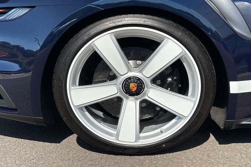 Porsche 911 Gts T-hybrid Pdk Grey #34