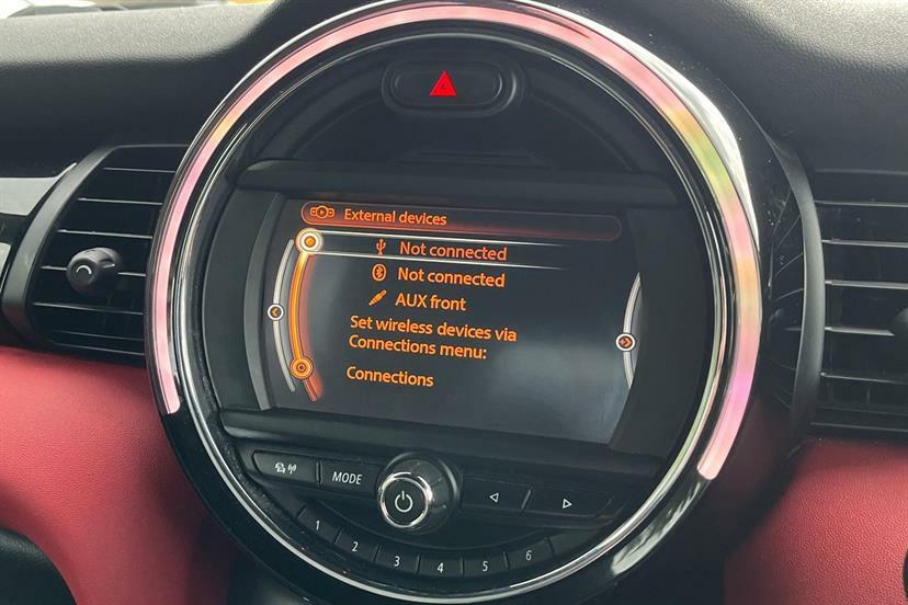 Mini Hatch 1.6L Cooper White #28