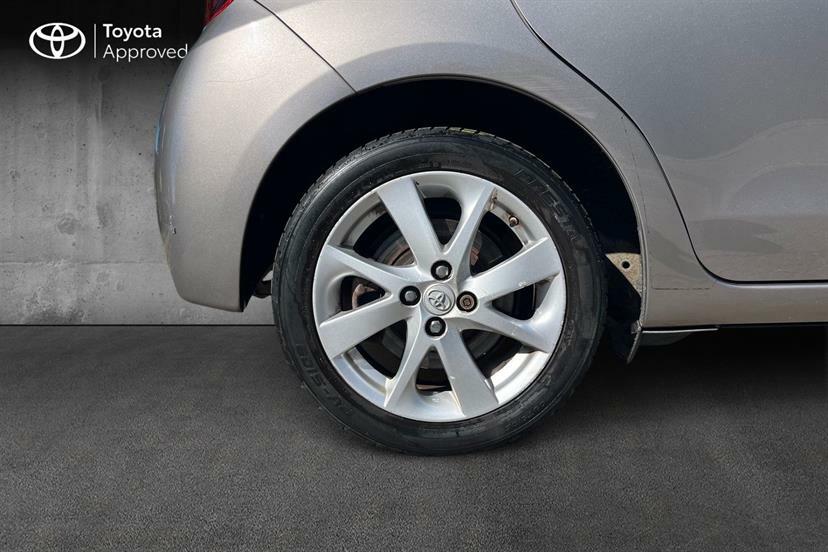Toyota Yaris 1.5 Hybrid Excel Cvt Nav Brown #5