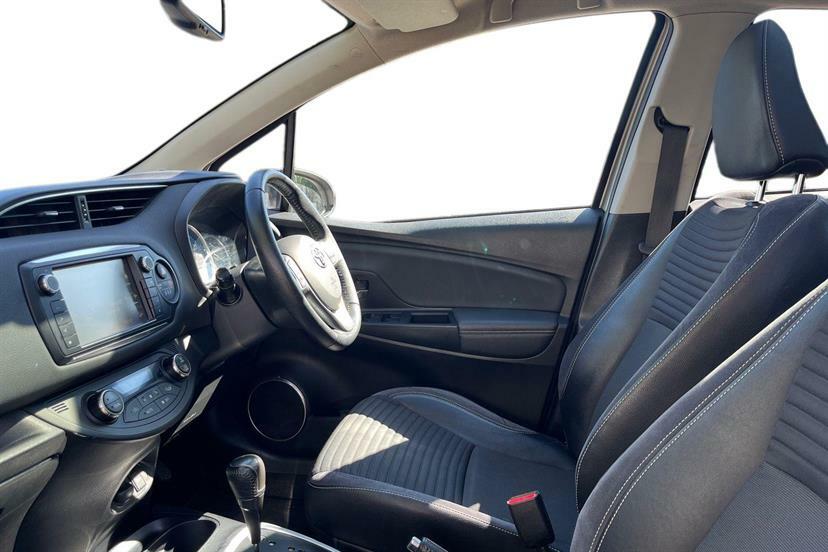 Toyota Yaris 1.5 Hybrid Excel Cvt Nav Brown #2